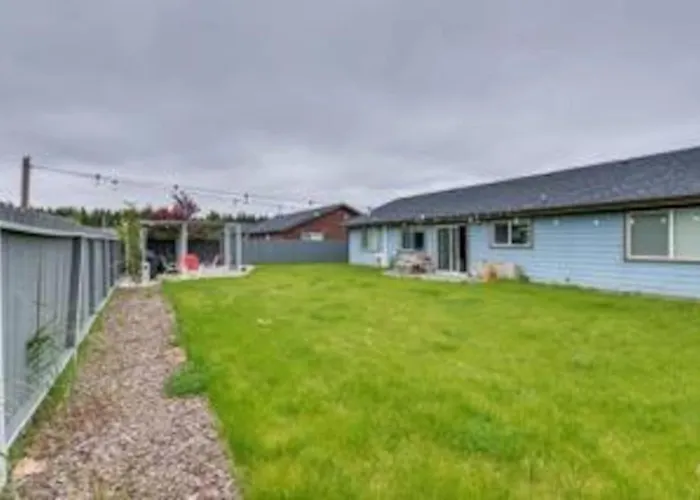 4 Bed, 2 Bath Home With Fire Pit Close To Beach