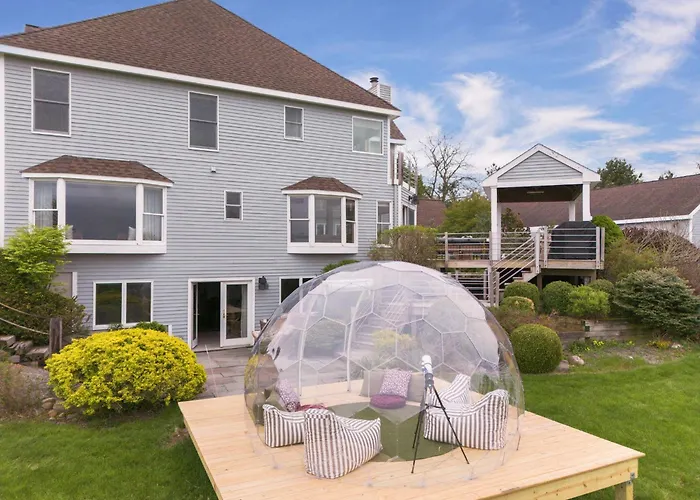 Luxury Lakeview Estate W Indoor Pool & Golf Sim