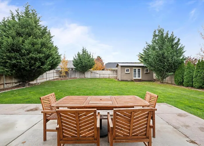 Close To The Gesa Stadium, Hapo Center And Airport