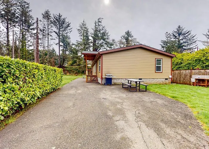 Modern Spacious Home Near The Bay With Grill Washer&Dryer & Large Yard