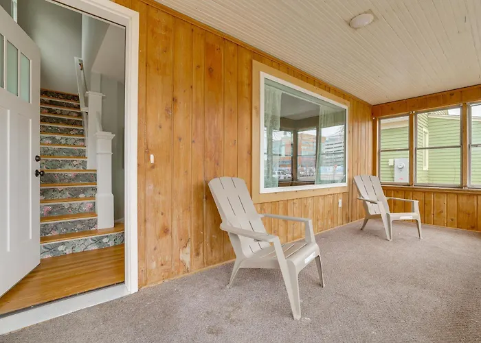Walk To Dtwn: Rochester Home, Private Deck + Yard!
