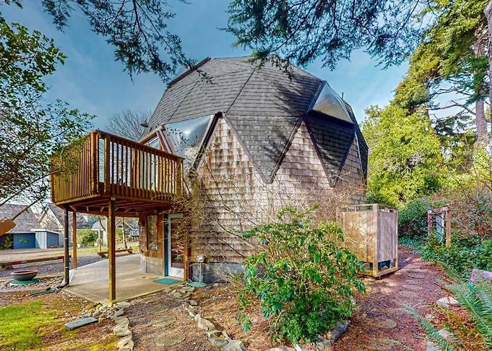 Unique Geodesic Dome Home With Wifi Deck & Lovely Views - 2 Dogs Ok