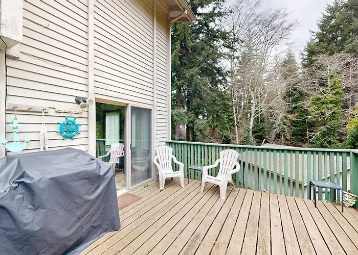 3-Story Home With Private Deck Bar & Entertainment Room & W&D
