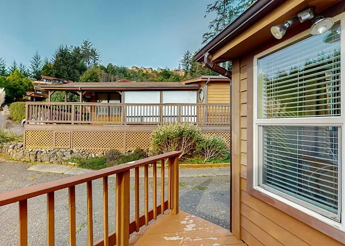 Oceanfront Home With Private Hot Tub Walls Of Glass & Spectacular View