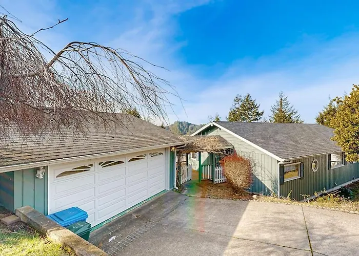 Cozy Family-Friendly Home With Game Room Valley Views Private Hot Tub Grill