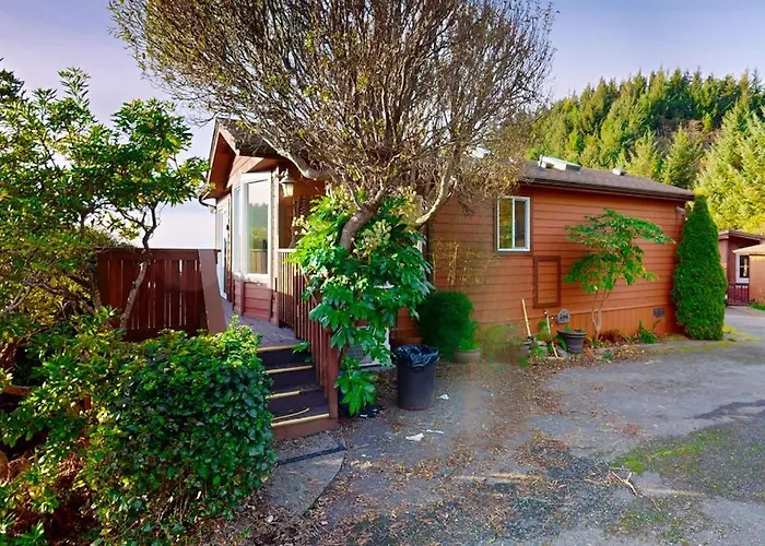 Private Cabin Close To Trails With Hot Tub Grill And Dazzling Ocean Views