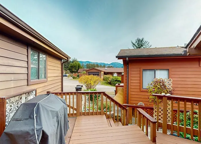 Oceanfront Home With Private Hot Tub Walls Of Glass & Spectacular View