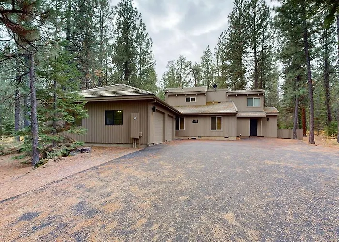 Secluded Delight With Pools Private Hot Tub & Central Ac