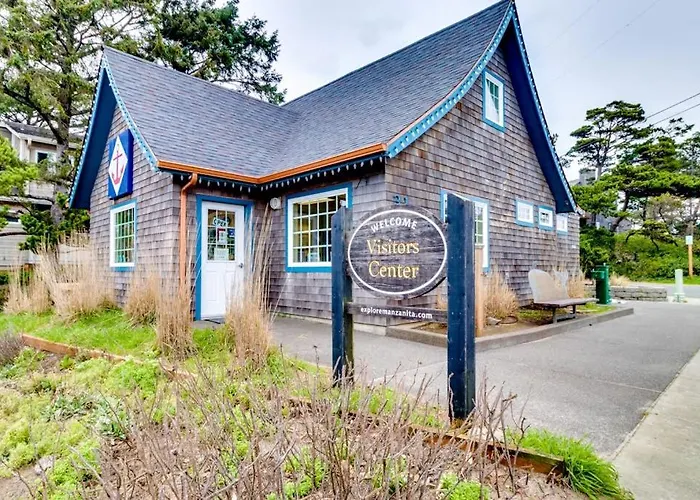 Dog-Friendly Peaceful Sanctuary With Private Hot Tub Foosball Fireplace W&D