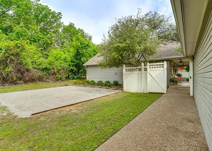 Backyard Bungalow W/ Pool & Country Views