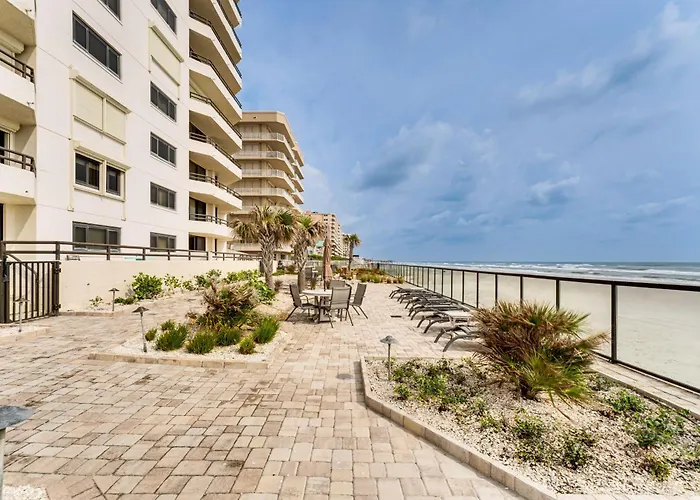 Beach, Pool & Sauna Access! Daytona Shores Escape