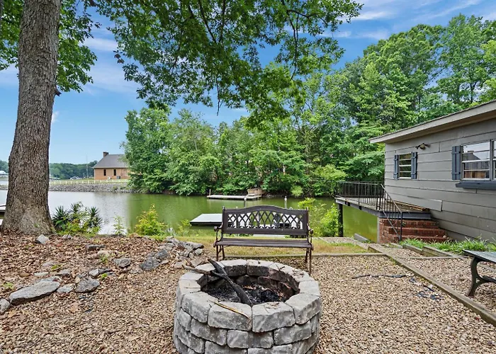 Pool Table, Massive Balcony, Firepit, & Spacious!