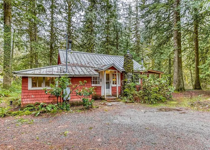Creek-Side Cabin With Private Hot Tub & Fireplace - Near Hiking Trails & Slopes