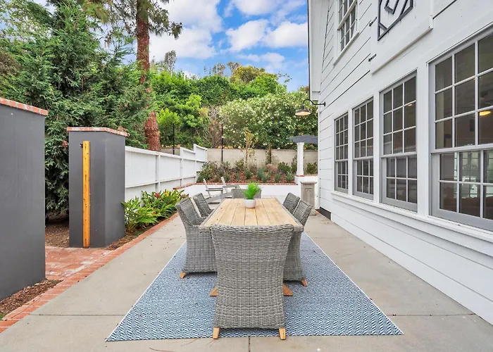 A Little Bit Of Heaven Near Rancho Santa Fe With A Pool!