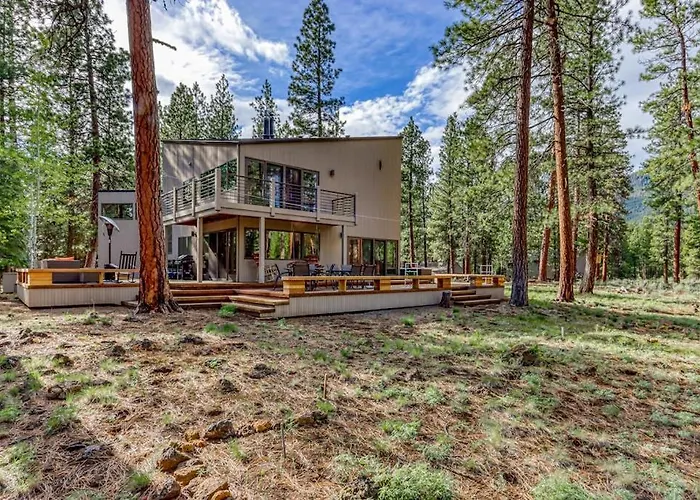 Unique & Secluded Forest Home With Pool Hot Tubs Tennis Sauna & Basketball