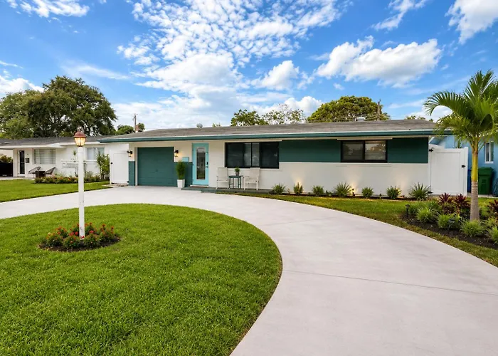The Green House - Fully Renovated 3Bed 2Bath Home