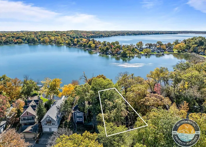 Lakefront Retreat With Dock Bbq And Lake Access
