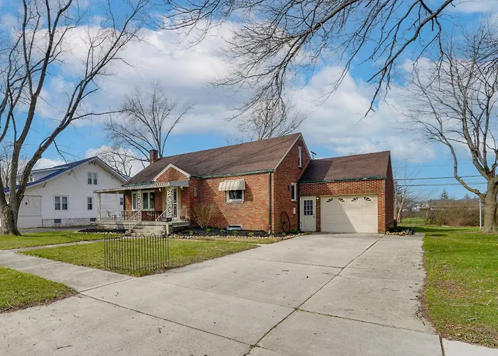 1 Mi To Dtwn Tiffin! Brick Bungalow W/ Patio, Yard