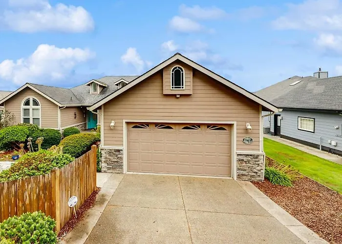 Oceanfront Home With Outdoor Dining Wifi Fireplace Gas Grill Washer & Dryer
