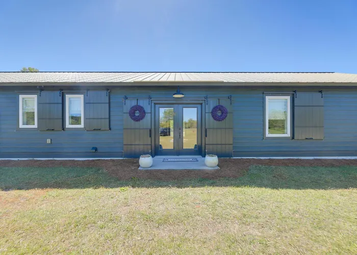 Patio W/ Pond & Forest Views! Havelock Retreat