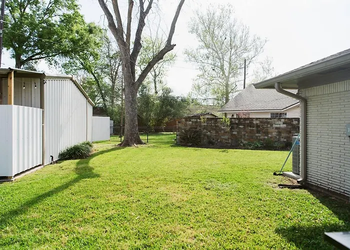 Walk To Old Town Tomball Pool Spa