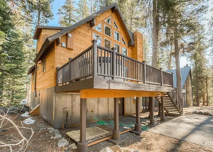 Remodeled Chalet With Private Hot Tub Bumper Pool Table & W&D
