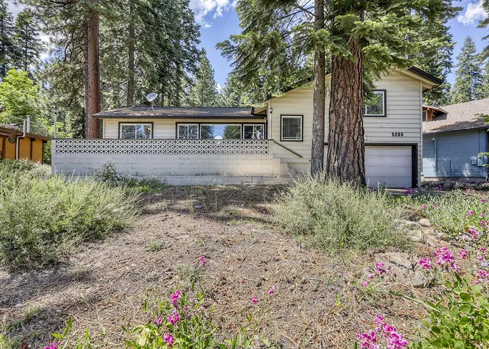 Peaceful Lake View Getaway Close To Tahoe'S North Shore Beach With Deck Sun Room