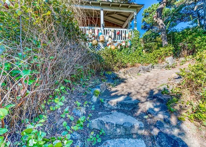 Private Hot Tub & Easy Access To The Beach - Dogs Are Welcome