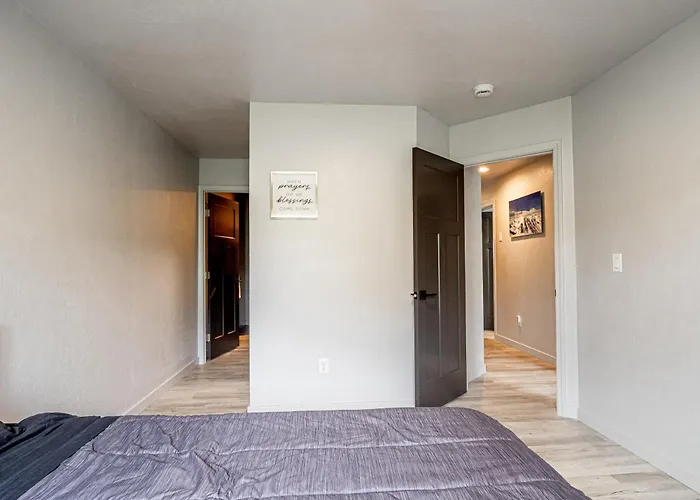 New Furnished 3 Bedroom House Free Wifi-Parking