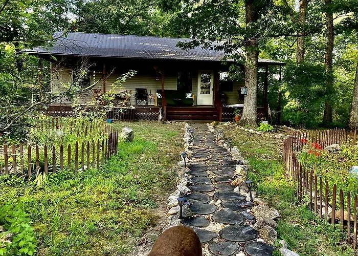 Secluded Lakefront House Nestled In The Woods For An Unforgettable Adventure In Nature In Williford, Arkansas