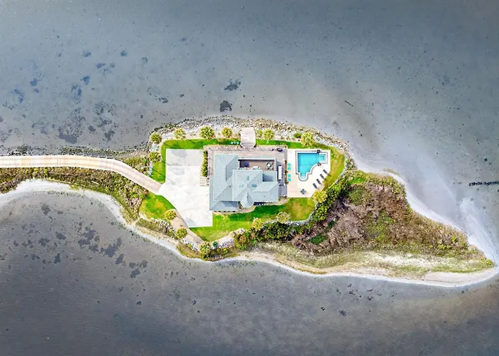 Private Island Home- Heated Pool, Views, Sleeps 24
