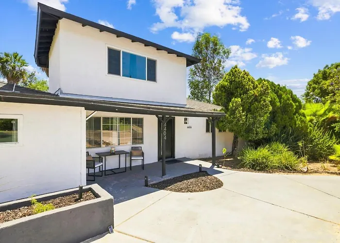 Mount Helix, Jacuzzi, King Bed, Ev Charger