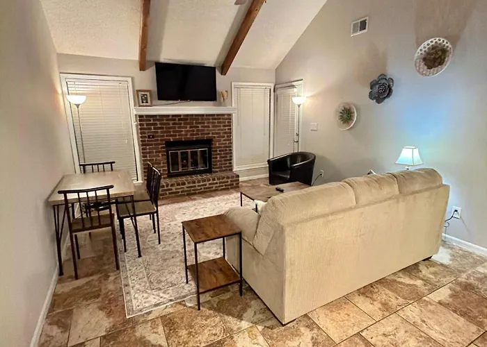 Cozy Condo For The World Cup