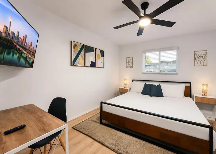Central Hyde Park 2Br King Suites Close To Ut, Moody Center, Dt