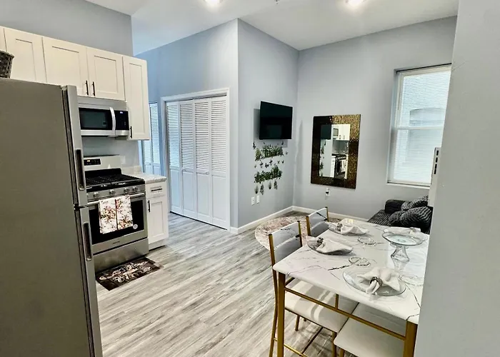 Grand Luxury 1Br Penthouse Near Newark Airport