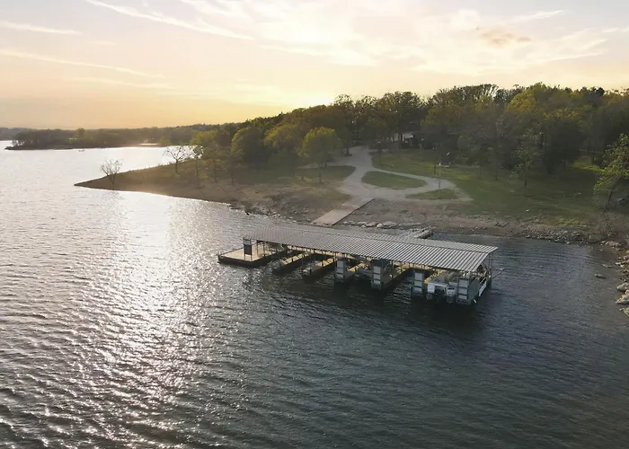 Quail Cove 1 - Lakefront Studio Boat Slip
