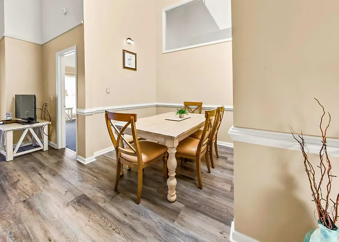 New Bern Lakeside Getaway-Modern 2Br Apartment With Resort Amenities