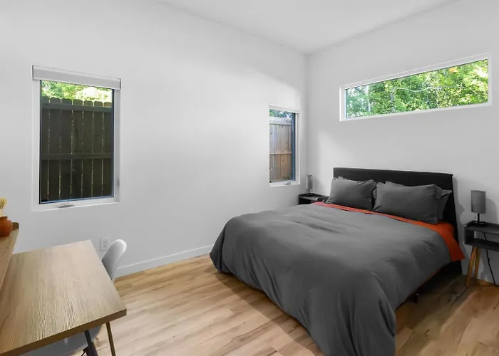 Modern Suite Mins From Dt Raleigh Ground Floor