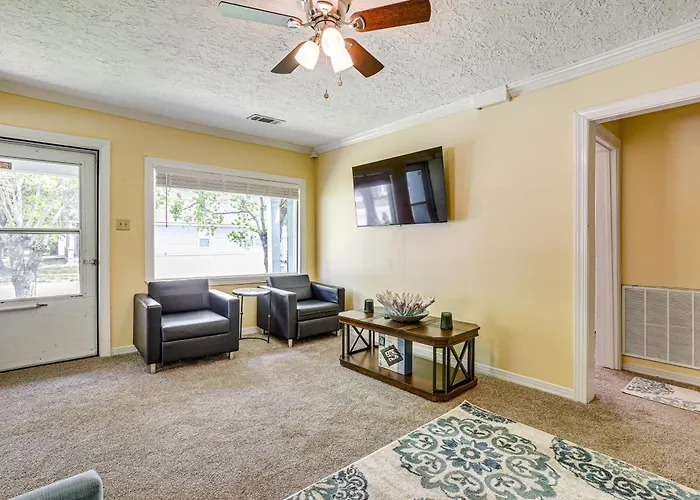 Port Arthur Homebase: Work, Dine & Play!