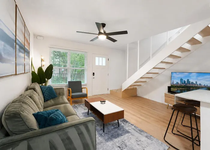 Central Hyde Park 2Br King Suites Close To Ut, Moody Center, Dt