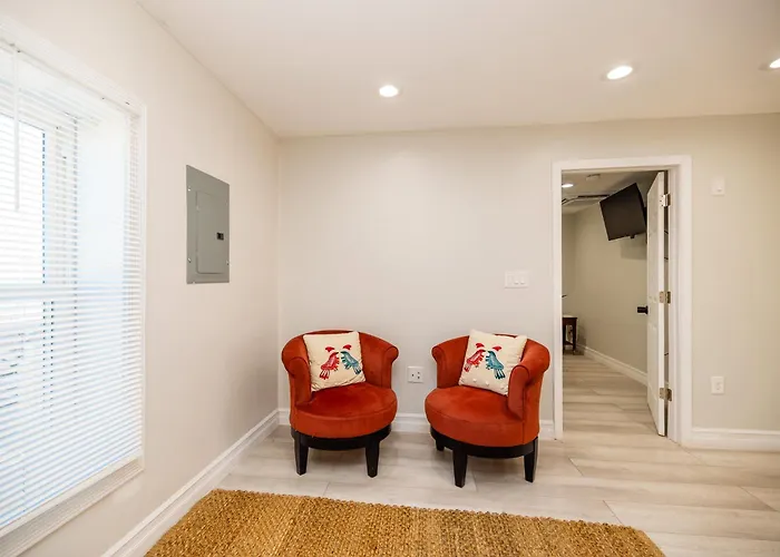 Cozy 2Br Apartment Free Parking Fall River