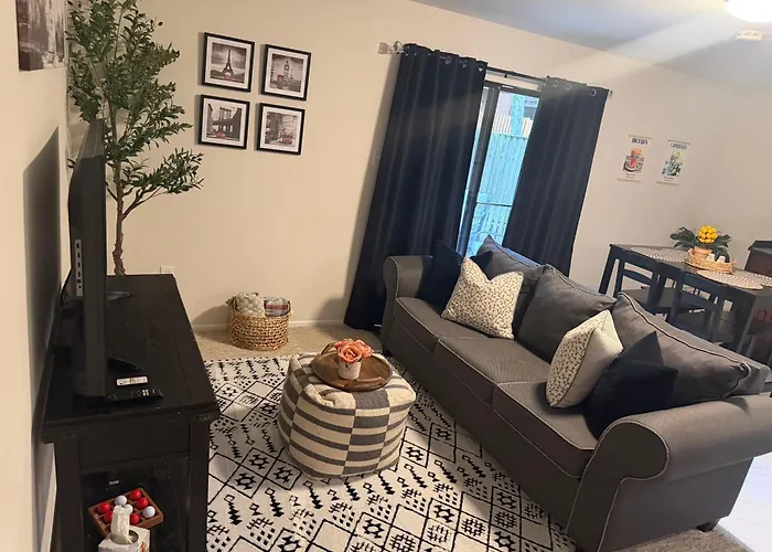 Cozy Private Apartment In Columbia -King Bed