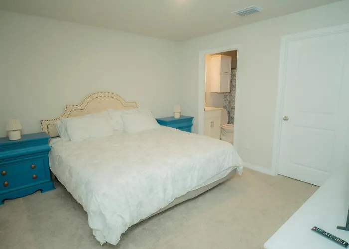 Cozy Private Suite With Full Kitchen