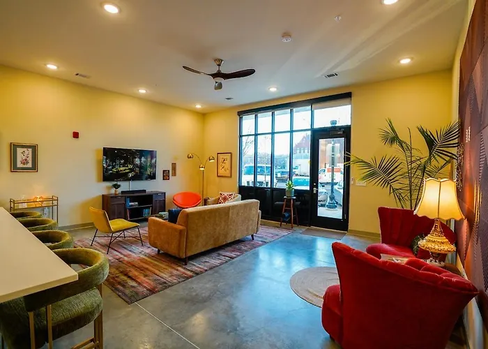 Opal Suite - New 2 Bed-2 Bath Loft Near Downtown!
