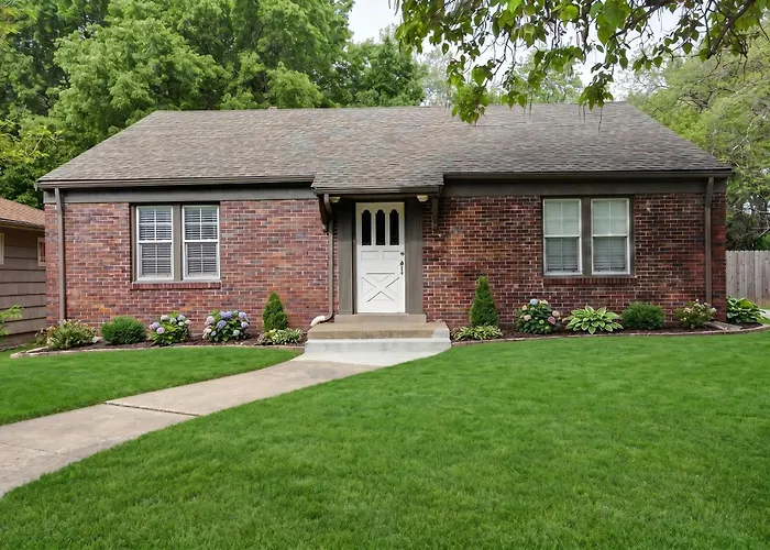 Kansas City West Plaza Duplex Apartments
