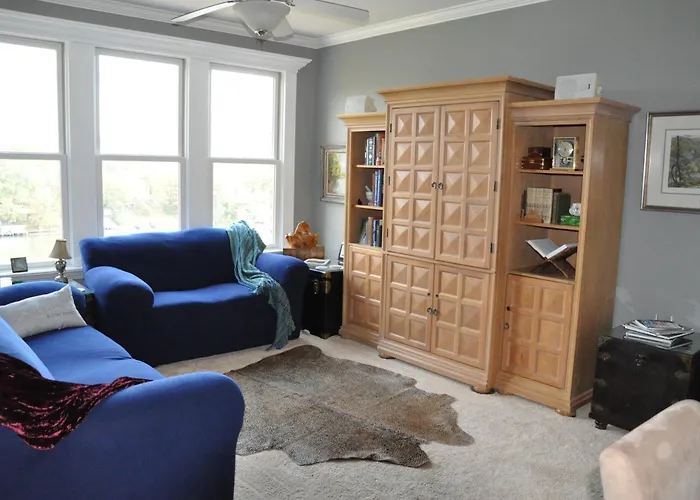 1 Bedroom Lakefront Apt, No Chores, J1772 Ev Charger, Kayaks
