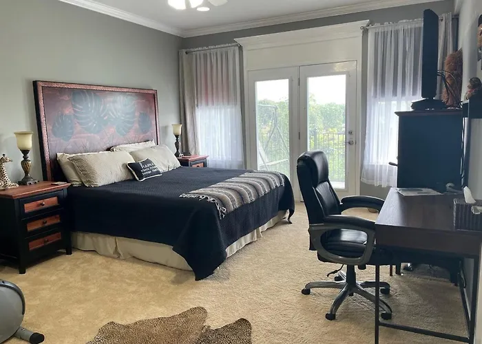 Lakefront 2Br Apt, No Chores, J1772 Evchrg, Kayaks