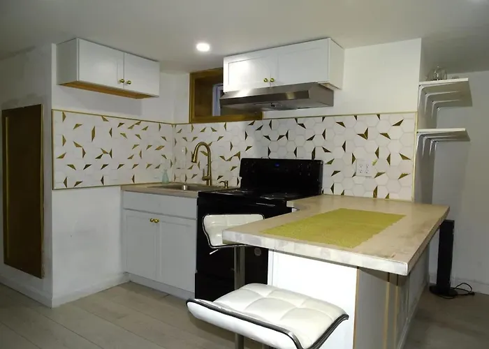 Cozy 1 Bed Apt In Randolph