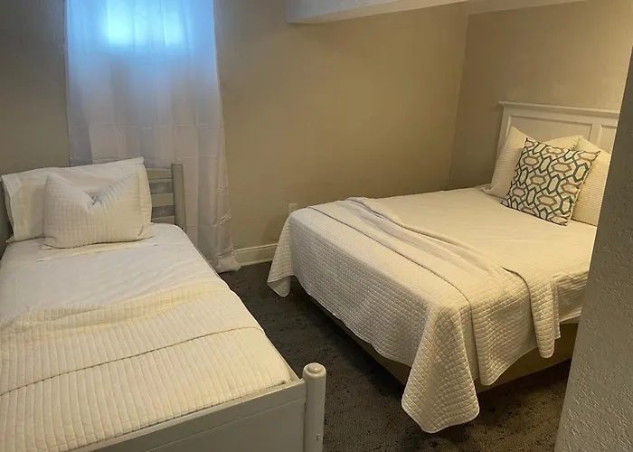 Full 3Br 2Ba Ground Floor Suite Private Entrance