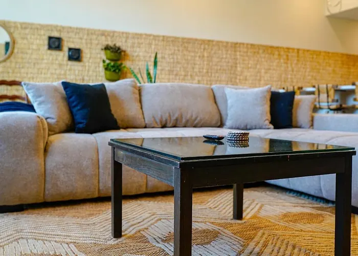 Jungle Jasper Suite - New Loft Near Massachusetts!